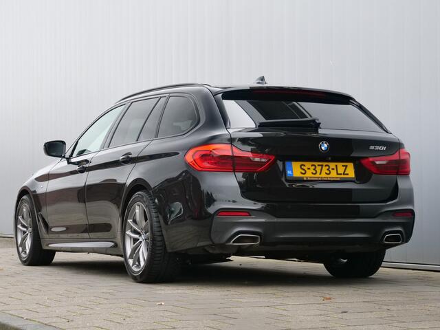 BMW 5-SERIE Touring 530i 252pk High Executive M-Sport Automaat Navigatie / LED / Privacy glas / Camera