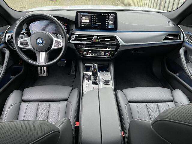 BMW 5-SERIE 530e Business Edition Plus M Sport 18"/Panoramadak/Camera/Stoelverwarming + memory/PDC v+a/LED/Trekhaak