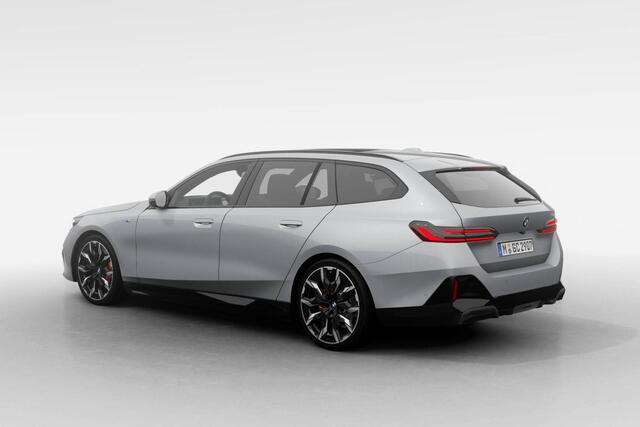 BMW 5-SERIE Touring 520i | M Sport Pro | Innovation Pack | Travel Pack | Glazen Panoramadak
