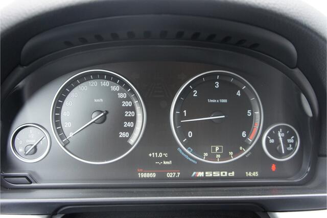BMW 5-SERIE M550xd Glasdak,
