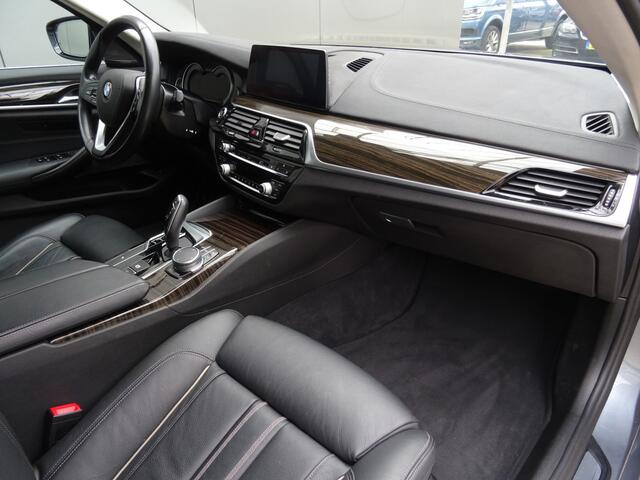 BMW 5-SERIE Touring 530i High Executive * LED * GR NAVI * LEER !!