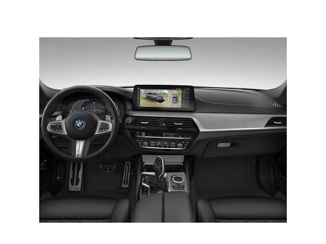BMW 5-SERIE Touring 530e x-Drive High Executive M-Sport Head up display - Panoramadak - Trekhaak Apple Carpay Laserlight - Dealer onderhouden