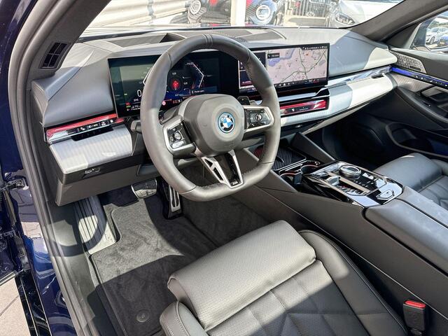 BMW 5-SERIE Sedan 550e xDrive