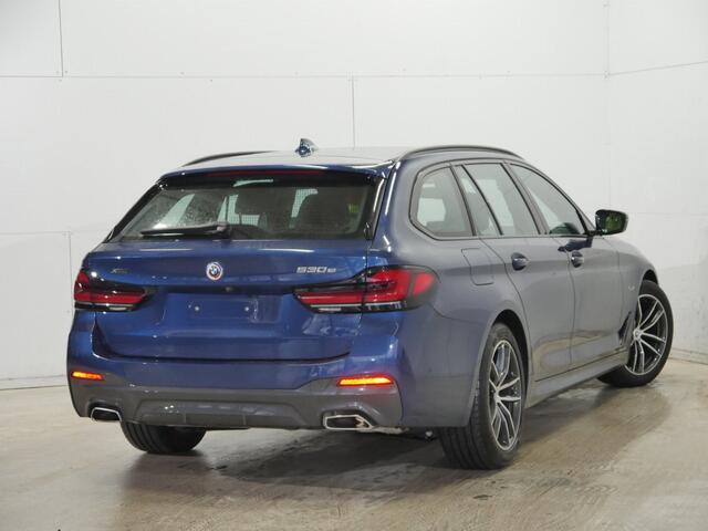 BMW 5-SERIE Touring 530e xDrive M-Sport | Driving Assistant Professional | 2023! | Head-Up | Laser