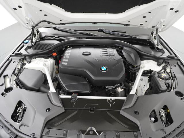 BMW 5-SERIE 520i High Executive Edition M Pakket Leder Schuifdak Memory