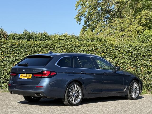 BMW 5-SERIE Touring 530e | High Exe | Luxury Line | CoPilot | Nappa | Panorama | Comfortstoel. | Stuur + 4x Stoelverw.