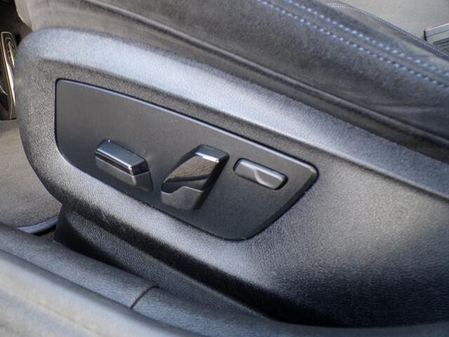 BMW 5-SERIE Touring 530i High Executive M-Sport, Full LED / Trekhaak / Camera + Sensoren / Stoelverwarming / 18' Sportvelgen