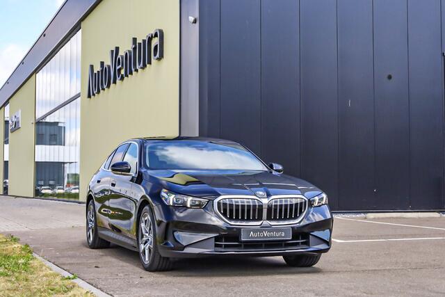BMW 5-SERIE 550e xDrive | Adapt. LED | Adapt. Cruise | Stoelverwarming | Harman Kardon | 360 Camera | Elek. Trekhaak