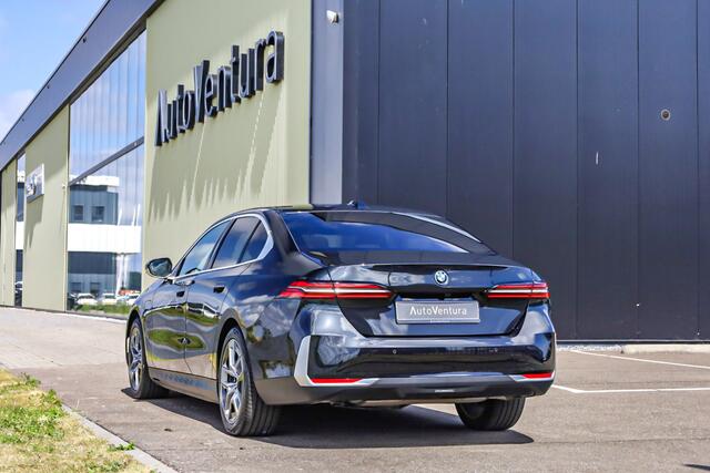 BMW 5-SERIE 550e xDrive | Adapt. LED | Adapt. Cruise | Stoelverwarming | Harman Kardon | 360 Camera | Elek. Trekhaak