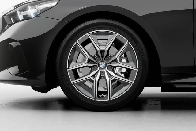 BMW 5-SERIE Touring 520i | M Sport | Travel Pack | Comfort Pack | Extra getint glas