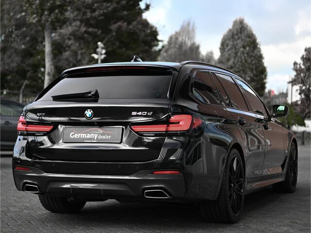 BMW 5-SERIE Touring 540d xDrive 340pk M-Sportpakket Head-Up Laser-Led Comf-Zetels Keyless
