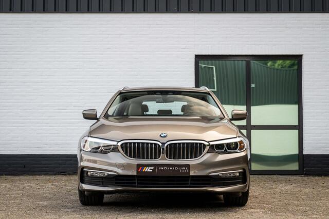 BMW 5-SERIE Touring 520i Executive Leder Trekhaak LED Orig NL Auto