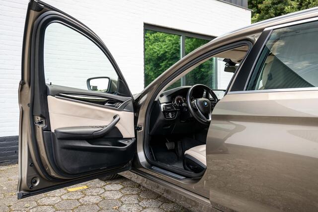 BMW 5-SERIE Touring 520i Executive Leder Trekhaak LED Orig NL Auto