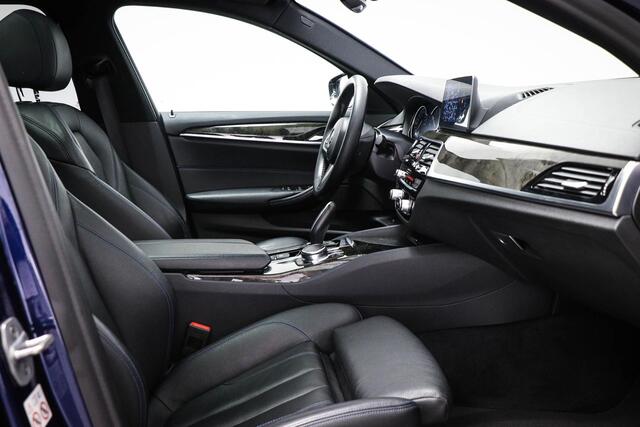 BMW 5-SERIE Touring 530i M-Sport High Executive | PANORAMADAK | CAMERA | TREKHAAK AFNEEMBAAR