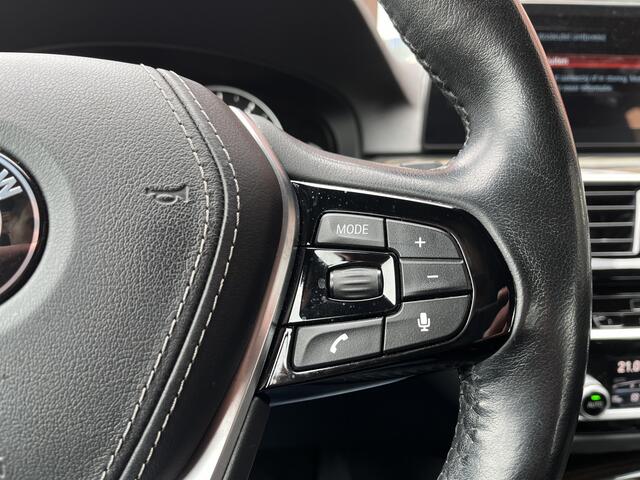 BMW 5-SERIE Touring 540i xDrive High Executive Memory AUT. | Navi | Camera | Leer | 19'' LMV | Head-up