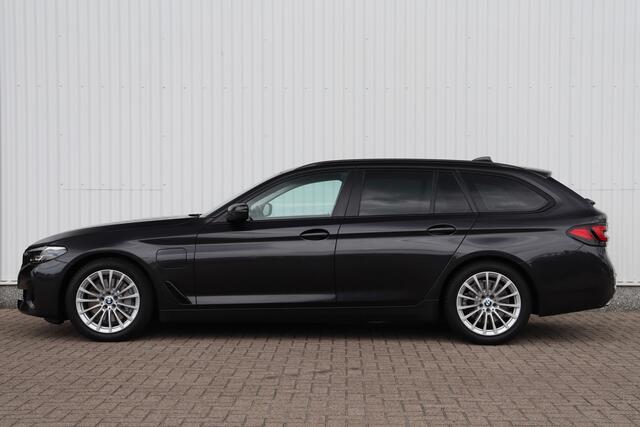 BMW 5-SERIE Touring 530e xDrive Executive | Navigatie | Cruise Control | Climate Control | Stoel-/Stuurverwarming | Elek. Trekhaak