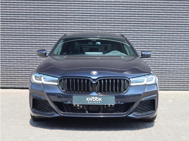 BMW 5-SERIE Touring 530d Executive M Sport | Panoramadak | Head up | Laser | Adaptive Cruise |