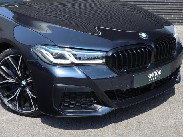 BMW 5-SERIE Touring 530d Executive M Sport | Panoramadak | Head up | Laser | Adaptive Cruise |