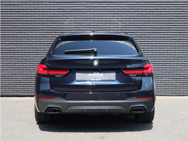 BMW 5-SERIE Touring 530d Executive M Sport | Panoramadak | Head up | Laser | Adaptive Cruise |