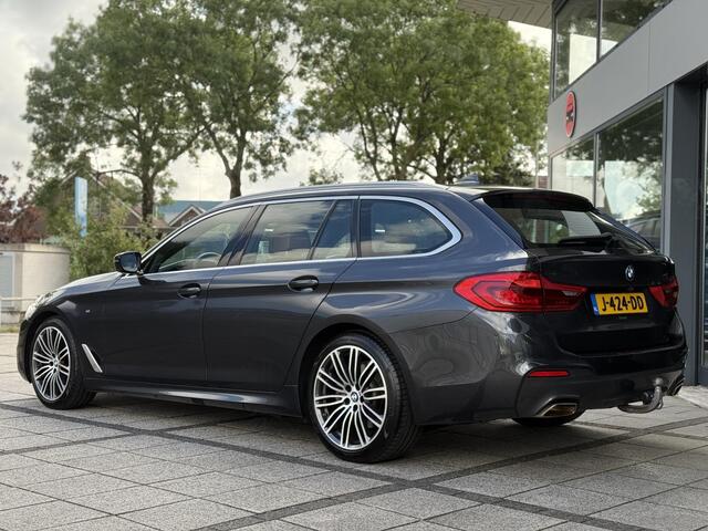 BMW 5-SERIE Touring 520i M-Sport | Panorama | Trekhaak | Memory |