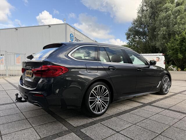 BMW 5-SERIE Touring 520i M-Sport | Panorama | Trekhaak | Memory |