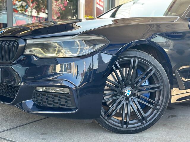 BMW 5-SERIE Touring 540i xDrive High Executive | Pano | Elektr. stoelen