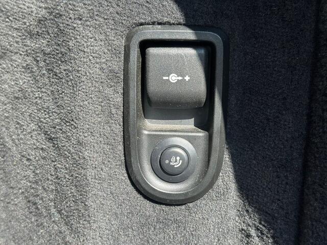 BMW 5-SERIE Touring 540i xDrive High Executive | Pano | Elektr. stoelen