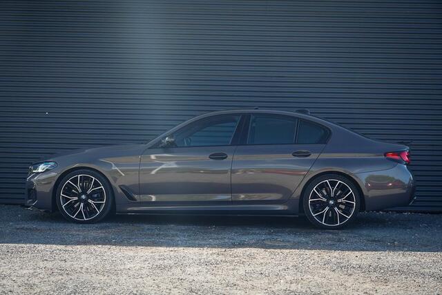 BMW 5-SERIE 530i High Executive Edition / M-Sport / Laser / M-Stoelen / Schuifdak / Adaptive Cruise