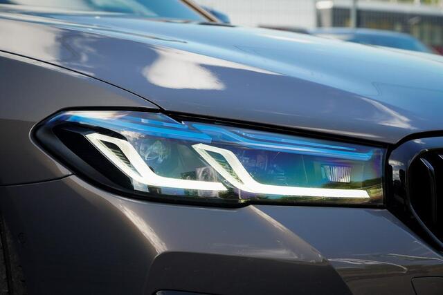 BMW 5-SERIE 530i High Executive Edition / M-Sport / Laser / M-Stoelen / Schuifdak / Adaptive Cruise