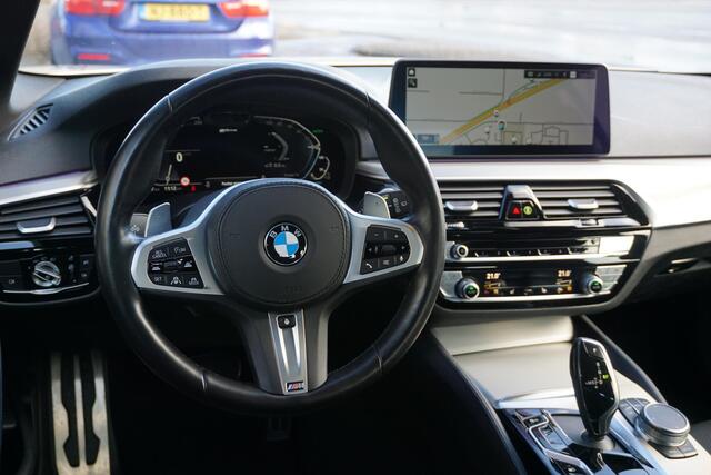 BMW 5-SERIE Touring 530e High Executive M Pakket | Trekhaak | LASER | ACC