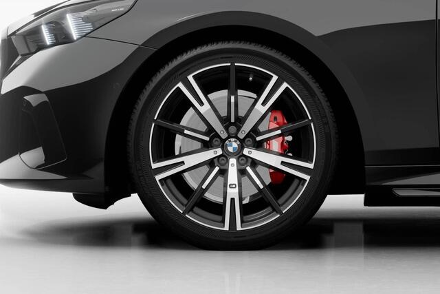 BMW 5-SERIE Touring 520i | M Sport Pro | Innovation Pack | Travel Pack | Comfort Pack | Trekhaak