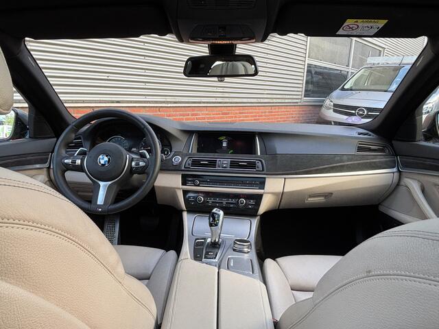 BMW 5-SERIE Touring 520i High Executive | M-Sport | Trekhaak | Panoramadak |