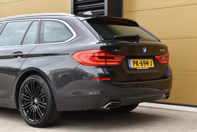 BMW 5-SERIE Touring 540i xDrive High Executive * Comfortstoelen * Trekhaak * Grootlicht assistent * Stoelverwarming *