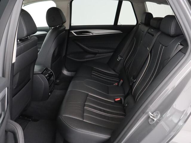 BMW 5-SERIE 530e High Executive| Head-Up | Leder | Stoelverwarming | Camera | Carplay | Live Cockpit | Naviagtie | Park Assist | Full LED