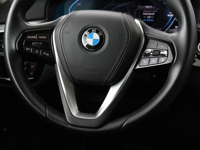 BMW 5-SERIE 530e High Executive| Head-Up | Leder | Stoelverwarming | Camera | Carplay | Live Cockpit | Naviagtie | Park Assist | Full LED