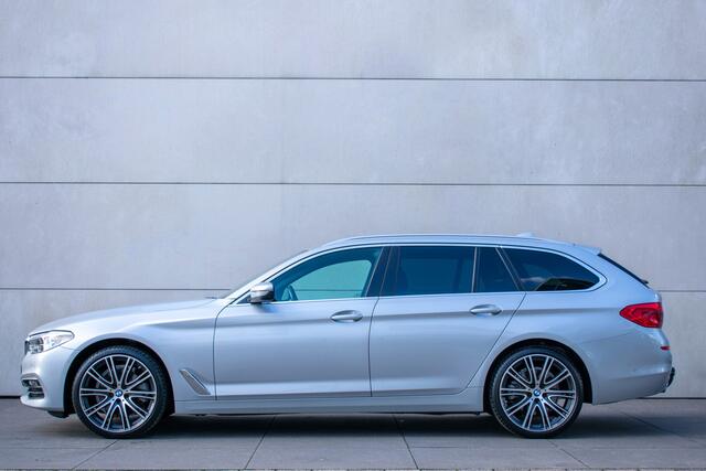 BMW 5-SERIE Touring 520i High Executive Edition Trekhaak-20"-DAB-Leder-