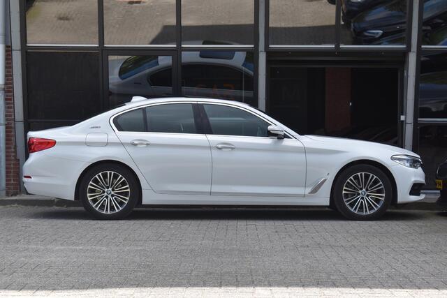 BMW 5-SERIE 530e High Executive Pano Leder Sfeer Camera