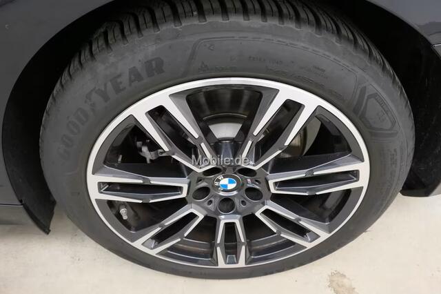 BMW 5-SERIE Touring 520iA M-SPORT ** ADAPT. LED, LEDER, PANORAMA, TREKH, H&K SOUND, DR. ASS+ ** 1e EIG - UNFALLFREI ** ** INFORMEER OOK NAAR ONZE AANTREKKELIJKE FINANCIAL-LEASE TARIEVEN **