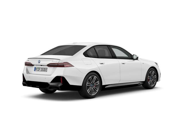 BMW 5-SERIE Sedan 550e xDrive
