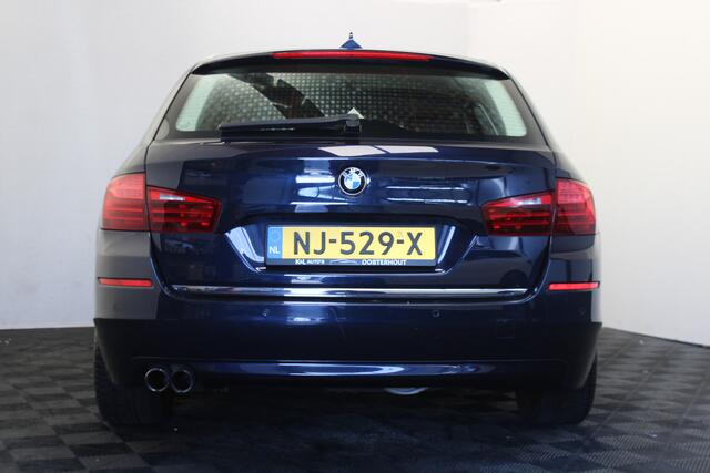 BMW 5-SERIE Touring 520d Luxury Edition