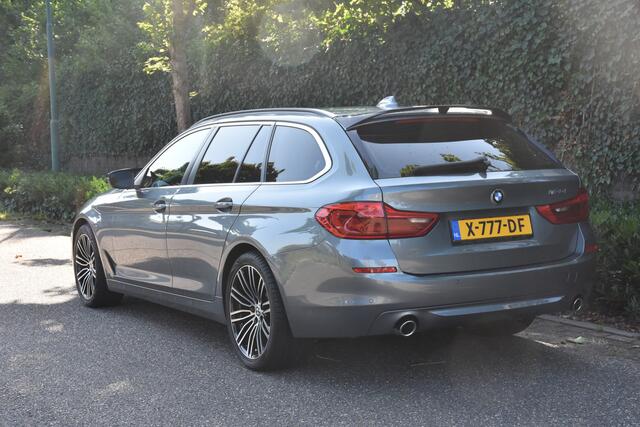 BMW 5-SERIE Touring 520i Executive Edition | LEDER | ELEK. TREKHAAK