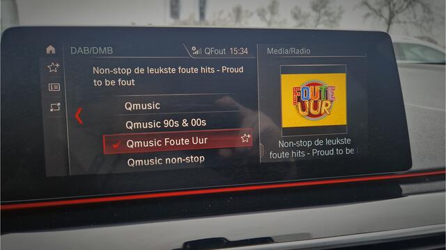 BMW 5-SERIE Touring 520d High Executive ACC / M-Pakket / Virtual display / Stoel verwarming & verkoeling / Carplay / Memory