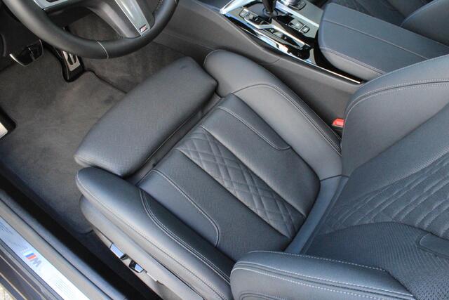 BMW 5-SERIE Touring 530e xDrive M Sport Pano | Trekhaak | Laser LED | Comfort Access | ACC | HarmanKardon | Leder | Shadowline | Sophisto Grau | BTW