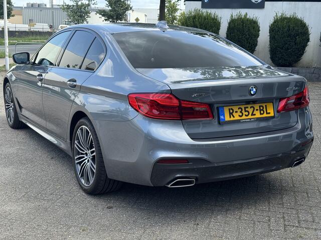 BMW 5-SERIE 530e xDrive iPerformance High Executive M Pakket, Camera, Harman Kardon, Navigatie . Een proefrit levert het bewijs. Neem contact op en we maken een afspraak!