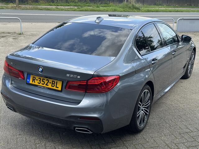 BMW 5-SERIE 530e xDrive iPerformance High Executive M Pakket, Camera, Harman Kardon, Navigatie . Een proefrit levert het bewijs. Neem contact op en we maken een afspraak!