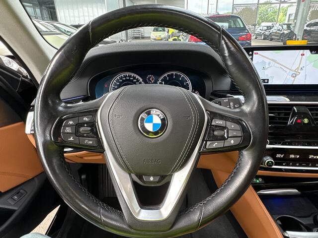 BMW 5-SERIE Touring 540i xDrive High Executive Luxury Line Pano Trekhaak Head-Up