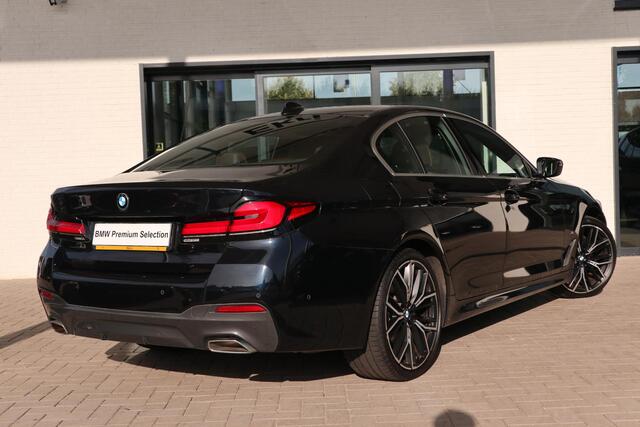 BMW 5-SERIE Sedan 530e High Executive | M Sportpakket | Comfort Access Pakket | Head-up Display