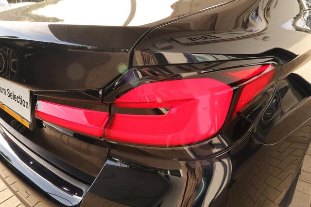 BMW 5-SERIE Sedan 530e High Executive | M Sportpakket | Comfort Access Pakket | Head-up Display