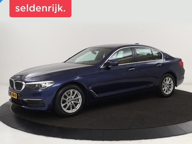 BMW 5-SERIE 530e iPerformance | Leder | Stoelverwarming | Sfeerverlichting | Full LED | Navigatie | Parkeerhulp | Sportstoelen | Cruise control | PHEV | Plug In