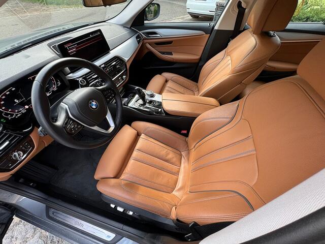 BMW 5-SERIE 520 i Touring autom 184pk Bns Edition Plus ecc,navigatie,led,leer,sportstoel,lmv,pdc